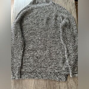 BDG Urban Outfitters Black and White Sweater Size XS